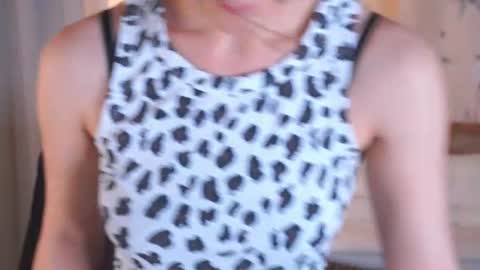 Hi my name is Sari nice to see you in my Room online show from June 23, 5:16 am