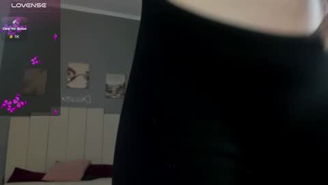 Snapshot of demi_loran chatting on January 31, 6:57 am DEMI online show from January 31, 6:57 am