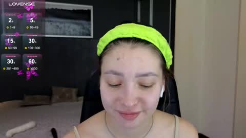 Snapshot of demi_loran chatting on March 9, 8:52 pm DEMI online show from March 9, 8:52 pm