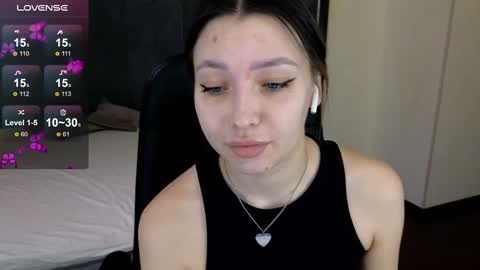 Snapshot of demi_loran chatting on March 4, 9:00 pm DEMI online show from March 4, 9:00 pm