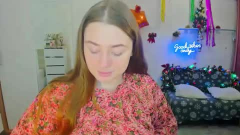 Snapshot of demure_soul chatting on December 8, 4:14 am Sophie online show from December 8, 4:14 am