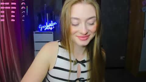 Snapshot of demure_soul chatting on September 26, 8:12 am Sophie online show from September 26, 8:12 am