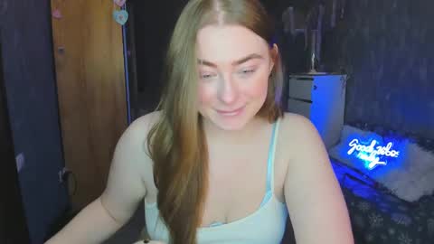 Snapshot of demure_soul chatting on February 27, 6:18 am Sophie online show from February 27, 6:18 am