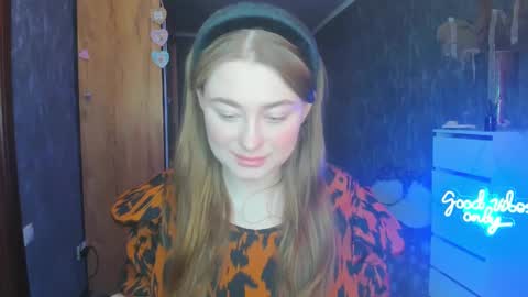Snapshot of demure_soul chatting on February 26, 6:19 am Sophie online show from February 26, 6:19 am