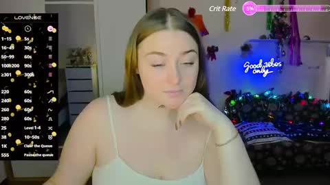 Snapshot of demure_soul chatting on December 20, 9:43 am Sophie online show from December 20, 9:43 am