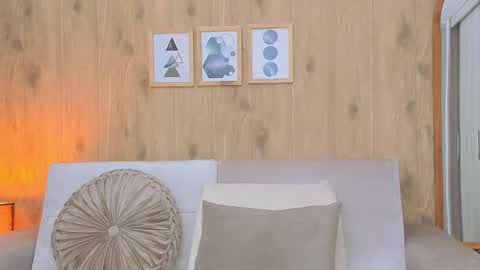 Snapshot of demyrose chatting on October 16, 5:21 am DEMY online show from October 16, 5:21 am