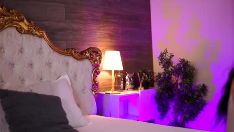 denisedevilles online show from January 4, 8:17 am