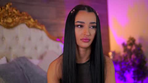 denisedevilles online show from February 4, 9:07 am