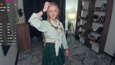 Denna online show from July 18, 8:44 pm