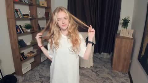 Denna online show from July 31, 8:32 pm
