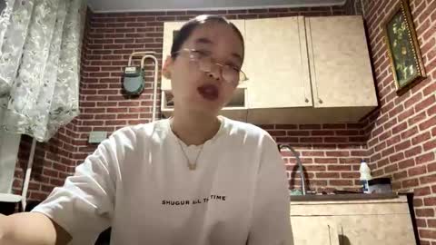 Snapshot of denysebernacchi chatting on October 2, 2:00 pm Emma online show from October 2, 2:00 pm