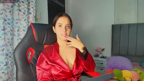 Snapshot of derly_cuervo703031 chatting on October 10, 4:17 am derly_cuervo703031 online show from October 10, 4:17 am