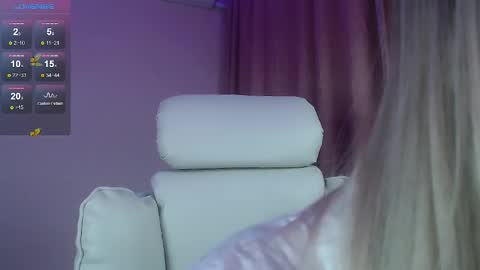Snapshot of des_ch chatting on September 28, 5:18 pm Ari online show from September 28, 5:18 pm