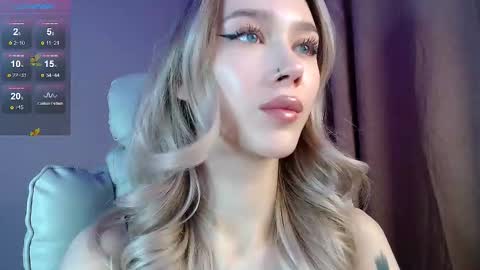 Snapshot of des_ch chatting on October 11, 5:37 pm Ari online show from October 11, 5:37 pm