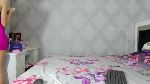 Snapshot of desert2blosom chatting on March 3, 10:51 pm Mia online show from March 3, 10:51 pm