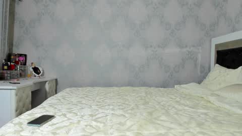 Snapshot of desert2blosom chatting on January 5, 9:25 pm Mia online show from January 5, 9:25 pm