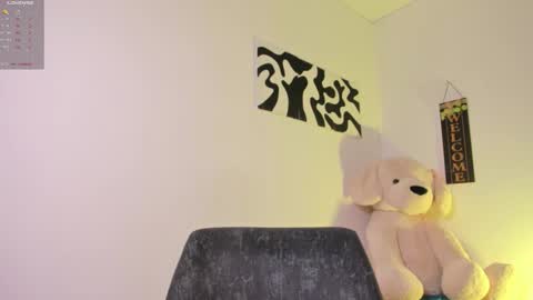 desty_y online show from February 1, 6:45 am