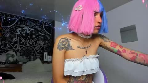 Snapshot of devadoll chatting on March 11, 1:37 am Gi HELP ME REACH 50 THUMPS UP 3 online show from March 11, 1:37 am