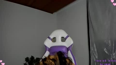 Snapshot of devadoll chatting on September 29, 11:21 pm Gi HELP ME REACH 50 THUMPS UP 3 online show from September 29, 11:21 pm