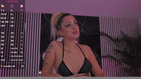 Thea online show from December 17, 5:50 pm