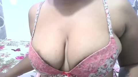 diamondd_gold online show from February 18, 1:43 pm