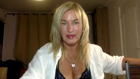 Snapshot of diana583578 chatting on September 29, 5:07 pm diana583578 online show from September 29, 5:07 pm