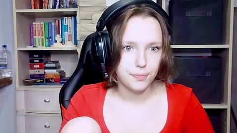 Snapshot of diana_back3 chatting on October 18, 1:58 pm diana_back3 online show from October 18, 1:58 pm