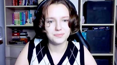 Snapshot of diana_back3 chatting on October 3, 4:34 pm diana_back3 online show from October 3, 4:34 pm