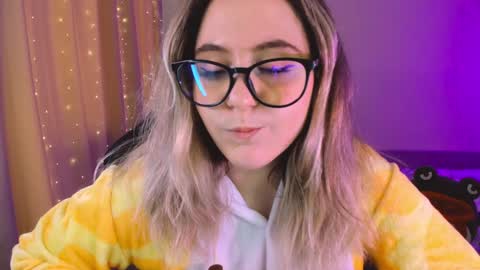 Snapshot of diana_floweri chatting on February 7, 9:05 am Diana online show from February 7, 9:05 am