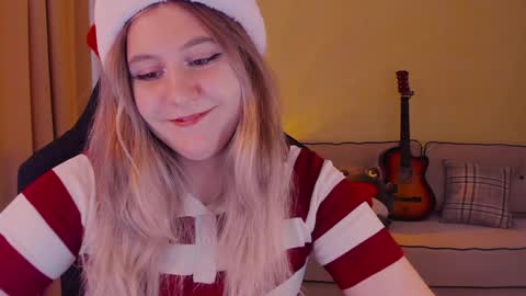 Snapshot of diana_floweri chatting on December 10, 10:28 am Diana online show from December 10, 10:28 am