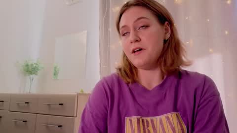 Snapshot of diana_floweri chatting on September 26, 10:13 am Diana online show from September 26, 10:13 am