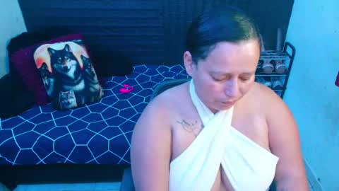 Snapshot of diana_lozano chatting on January 27, 11:32 am Diana Lozano online show from January 27, 11:32 am