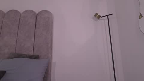 Melania   -    online show from February 19, 10:31 pm