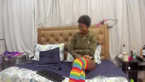 Snapshot of didoelizabeth chatting on September 17, 12:58 pm didoelizabeth online show from September 17, 12:58 pm