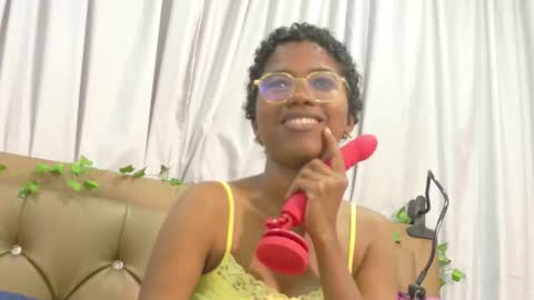 Snapshot of didoelizabeth chatting on October 1, 1:38 pm didoelizabeth online show from October 1, 1:38 pm