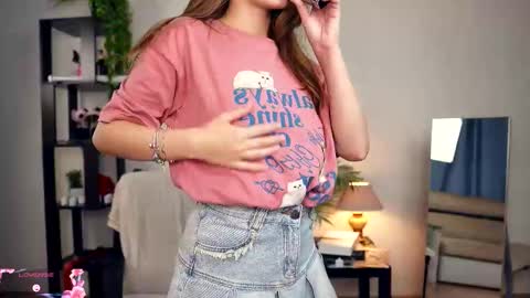 Elwyna online show from November 19, 7:03 pm