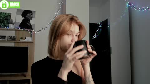 Snapshot of din_star chatting on December 27, 8:13 am Dina online show from December 27, 8:13 am