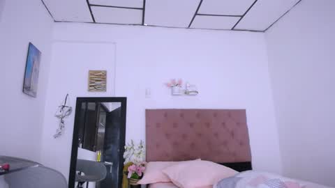 Snapshot of dina_mcry chatting on October 1, 6:57 pm DINA online show from October 1, 6:57 pm