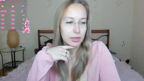 Snapshot of dina_sunshine chatting on October 17, 3:10 am Dina online show from October 17, 3:10 am