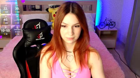 Snapshot of dinatwinkle chatting on December 8, 12:07 am Dina online show from December 8, 12:07 am