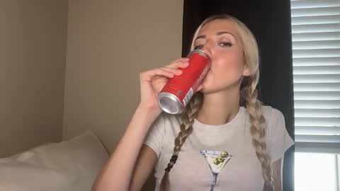 diordelilah online show from March 2, 6:36 pm