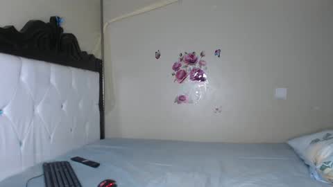Snapshot of dirty_slutts chatting on October 2, 2:05 am Grovin online show from October 2, 2:05 am