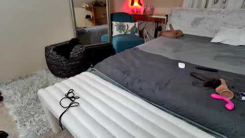 Daisy online show from March 3, 9:01 pm