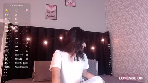 Snapshot of dirtylittleslutt_ chatting on December 5, 3:04 am Nemesis online show from December 5, 3:04 am