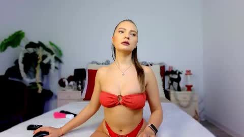 Chloe online show from December 18, 6:18 am