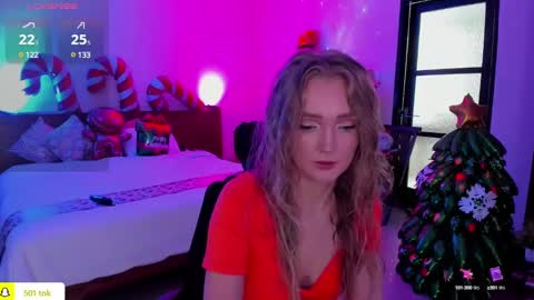 Snapshot of disney__princess chatting on December 25, 4:12 am JASMINE online show from December 25, 4:12 am