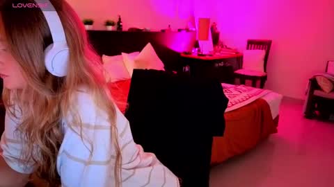 Snapshot of disney__princess chatting on September 21, 6:23 am JASMINE online show from September 21, 6:23 am