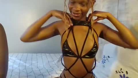 divagodess online show from October 17, 7:22 am