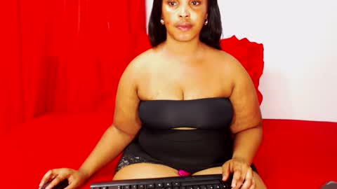 divinebooty93 online show from February 22, 10:18 am