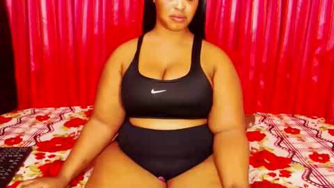 divinebooty93 online show from April 8, 6:04 am